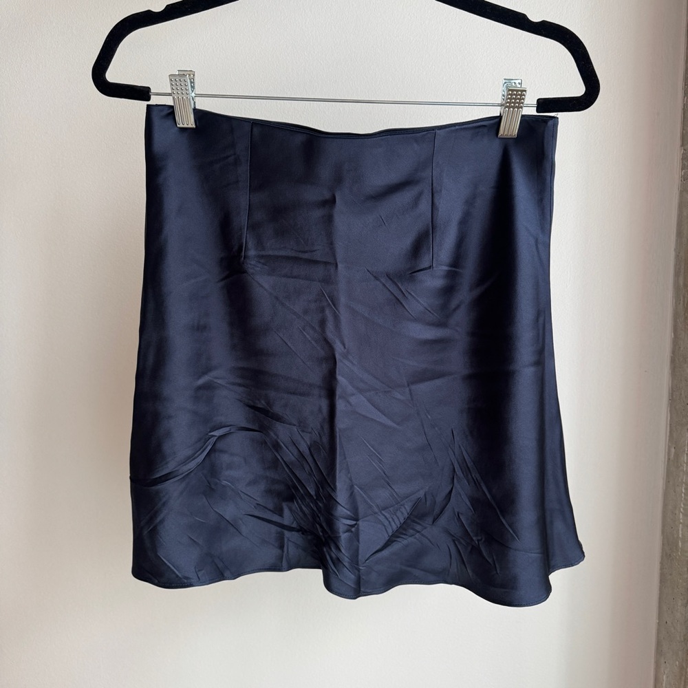 100% Washable Silk Mini Skirt - Picture 2 of 3